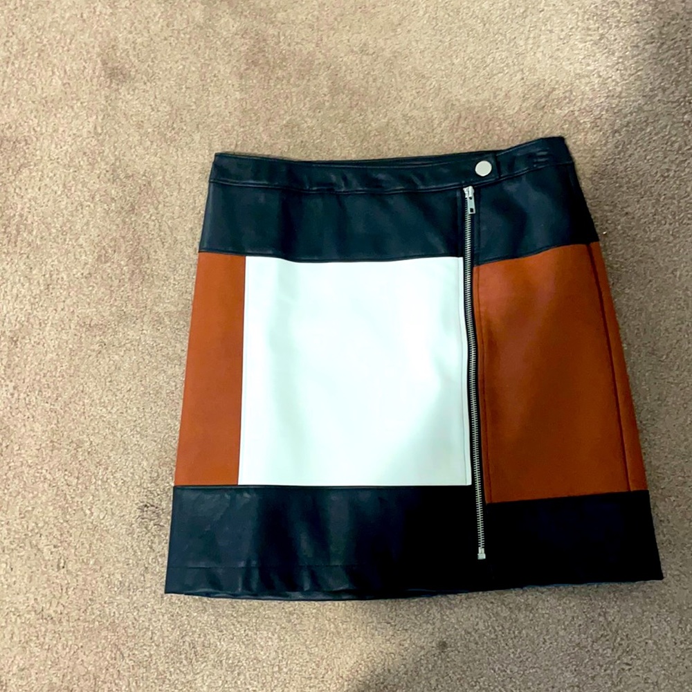 NWOT Faux Leather skirt